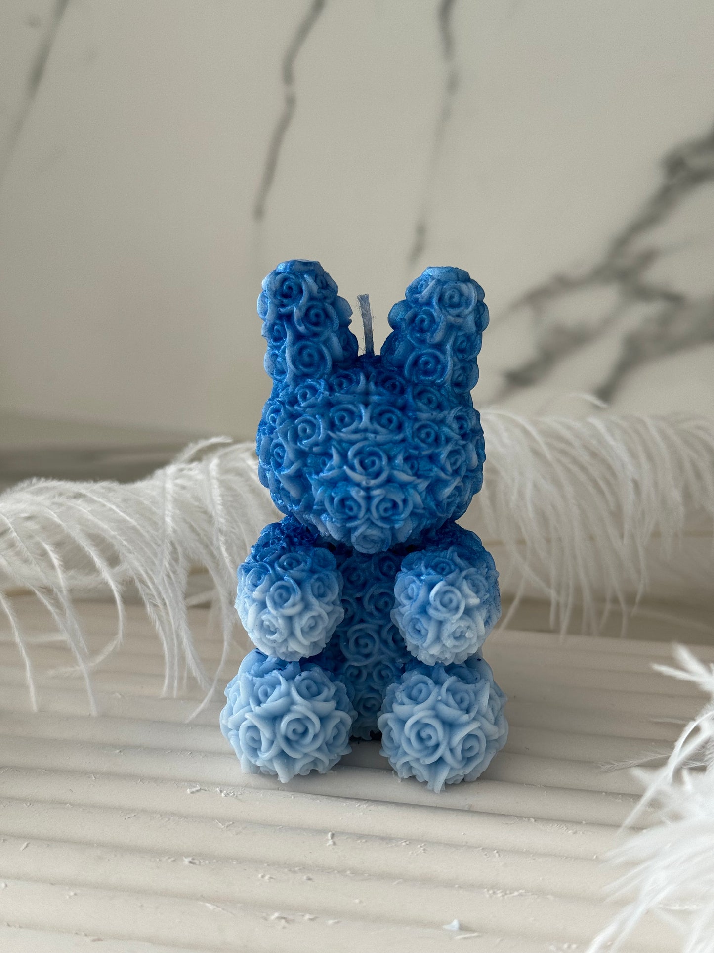 Viore svíčka Velikonoční edice - zajíček v ombre modré barvě